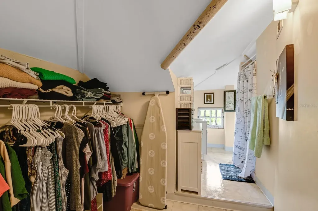 347 E 3rd Avenue Mount Dora FL 32757