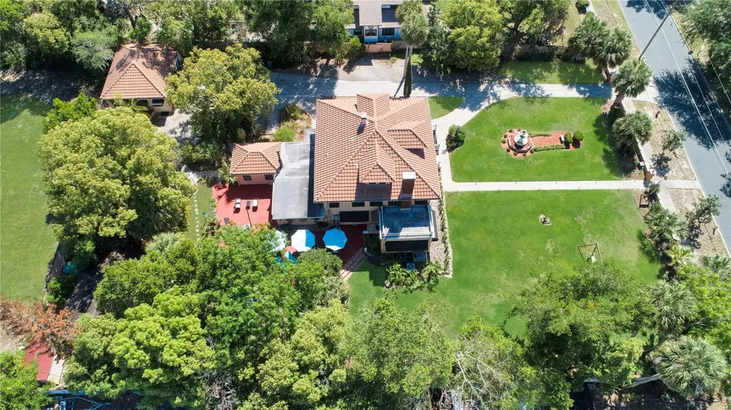347 E 3rd Avenue Mount Dora FL 32757