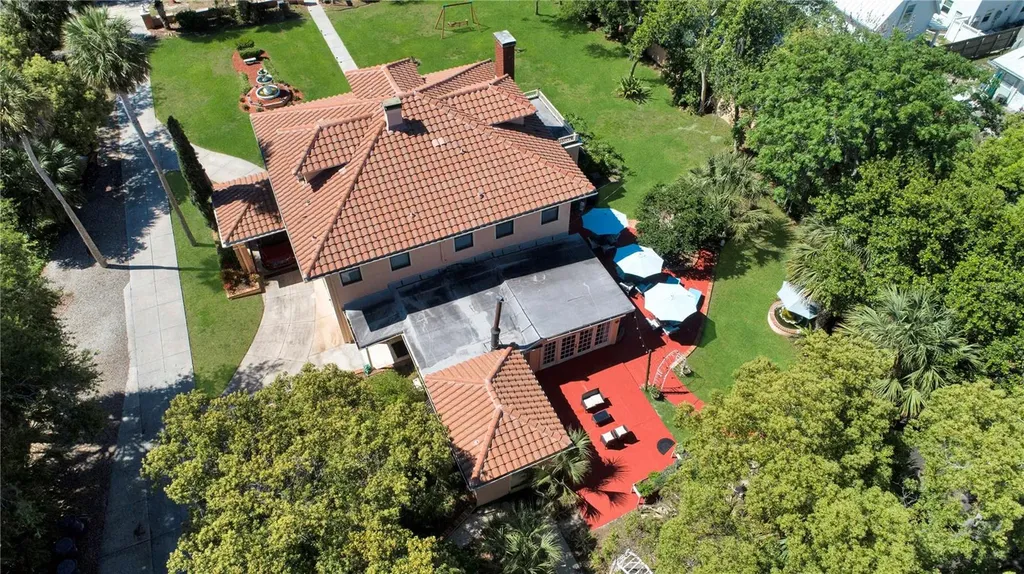 347 E 3rd Avenue Mount Dora FL 32757