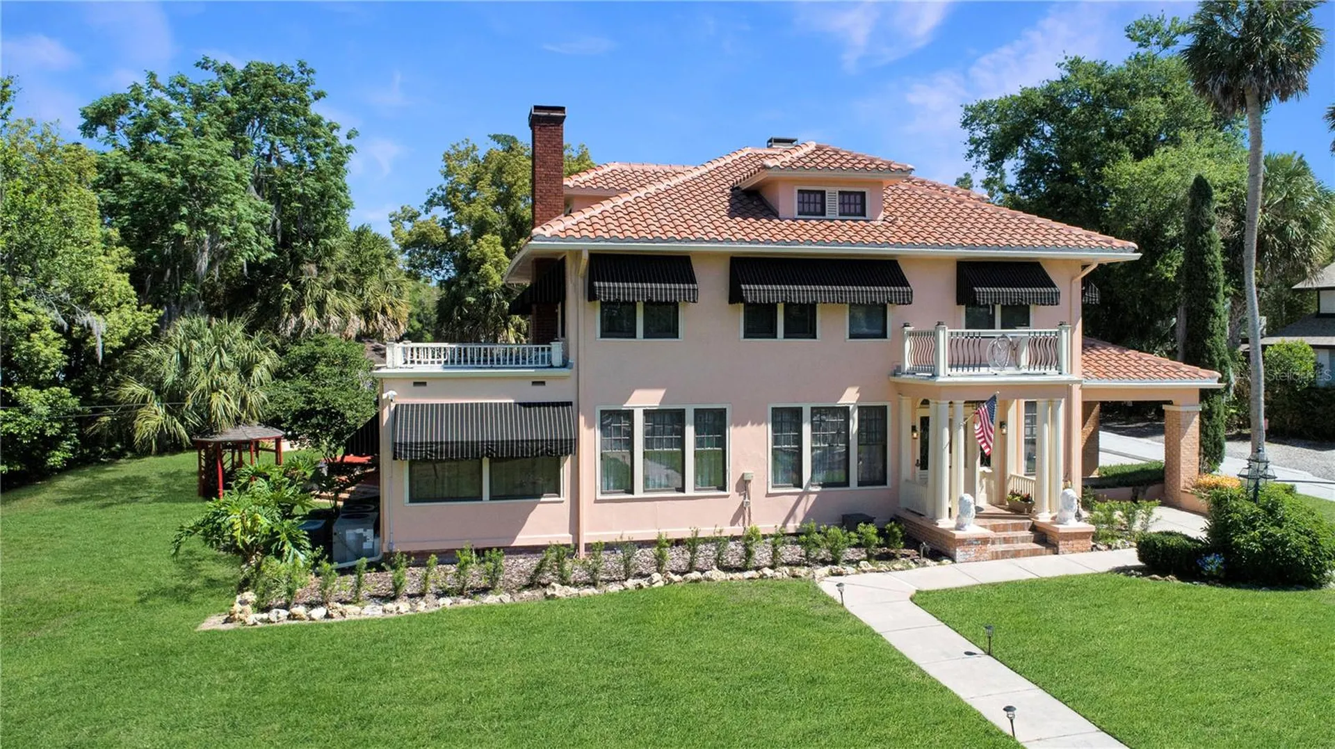 347 E 3rd Avenue Mount Dora FL 32757