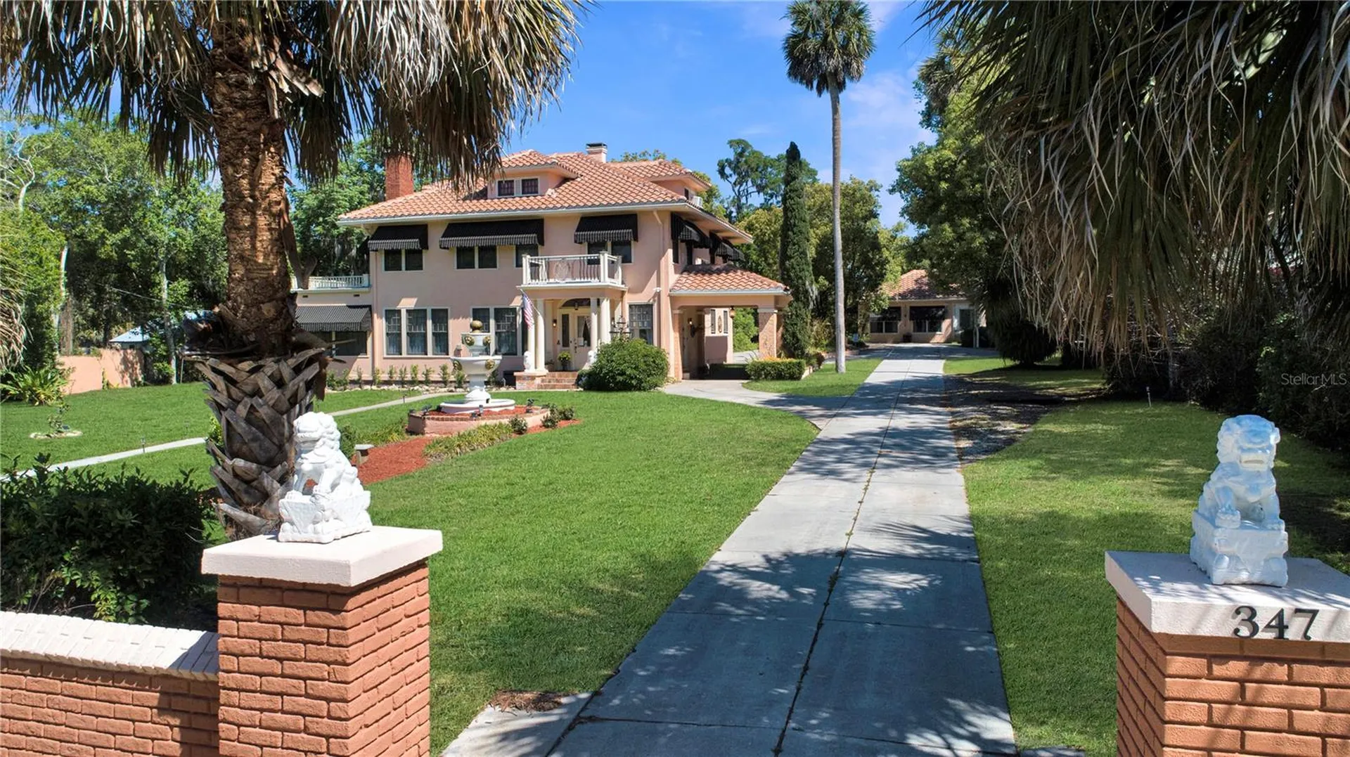 347 E 3rd Avenue Mount Dora FL 32757