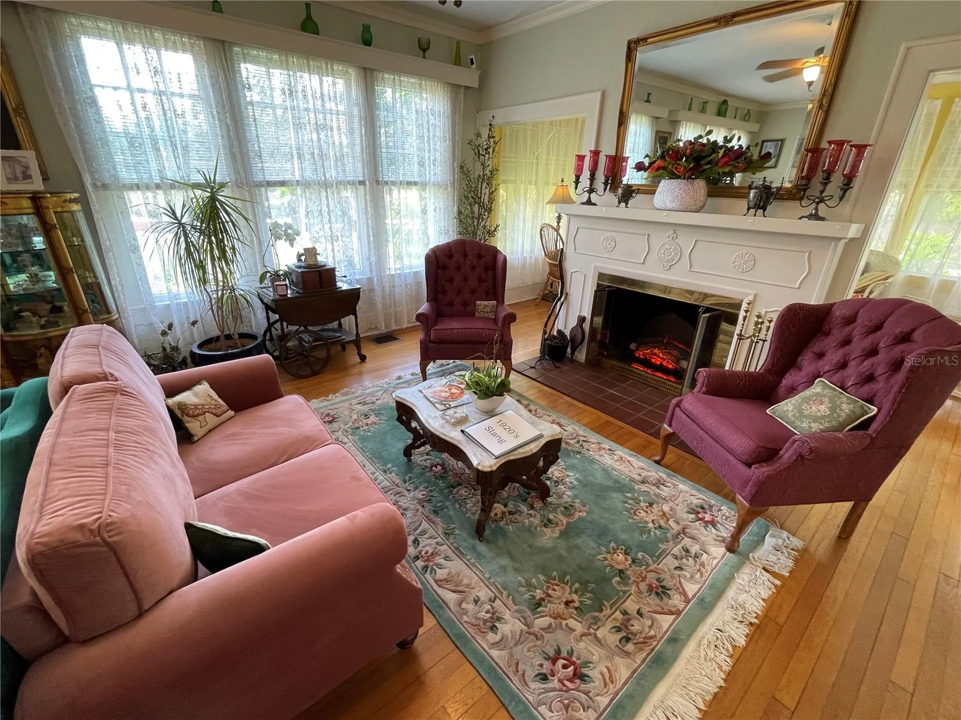 347 E 3rd Avenue Mount Dora FL 32757