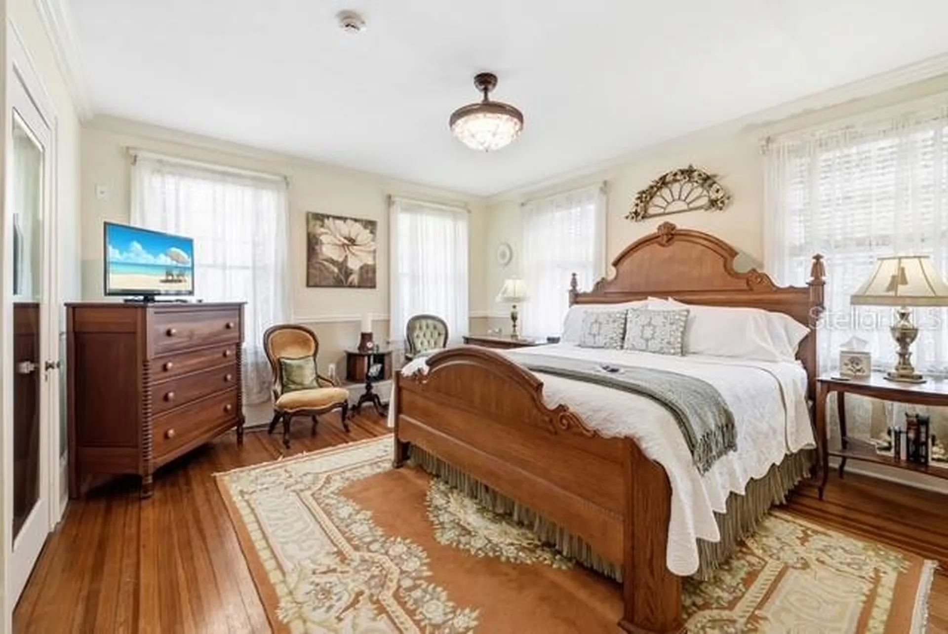 347 E 3rd Avenue Mount Dora FL 32757