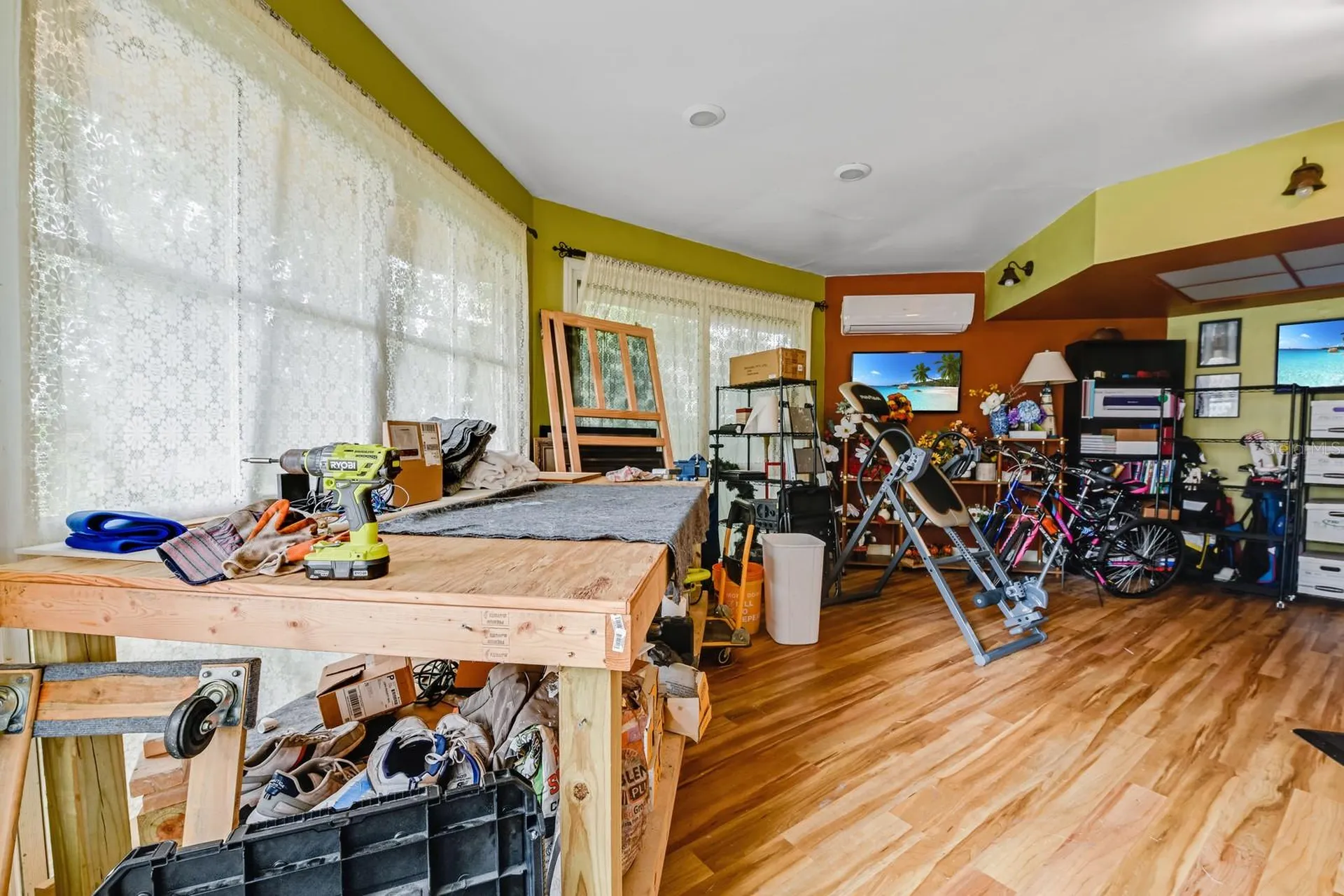 347 E 3rd Avenue Mount Dora FL 32757
