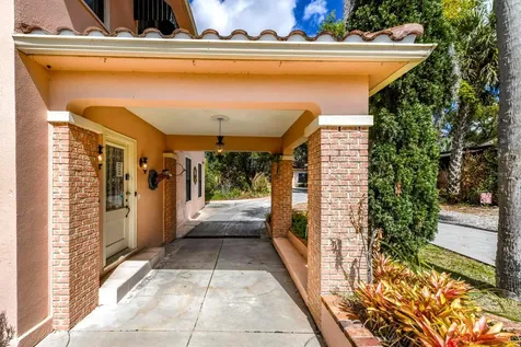 347 E 3rd Avenue Mount Dora FL 32757