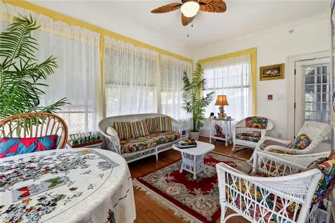 347 E 3rd Avenue Mount Dora FL 32757