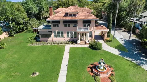 347 E 3rd Avenue Mount Dora FL 32757