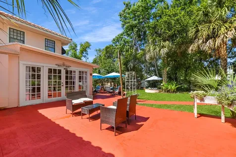 347 E 3rd Avenue Mount Dora FL 32757