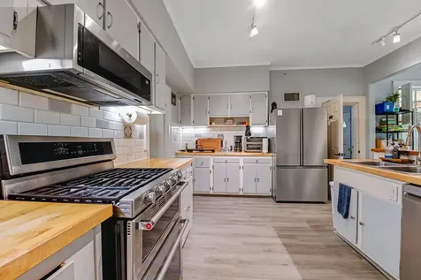 347 E 3rd Avenue Mount Dora FL 32757