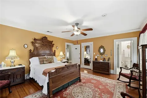 347 E 3rd Avenue Mount Dora FL 32757
