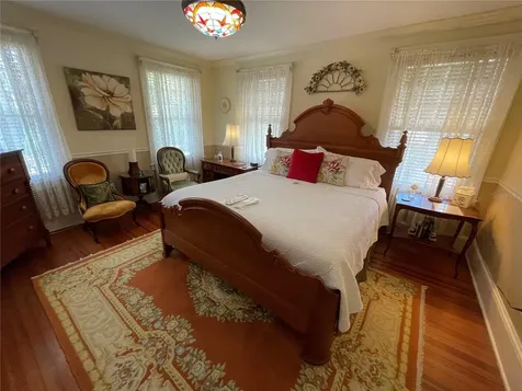 347 E 3rd Avenue Mount Dora FL 32757