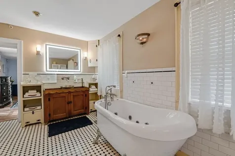 347 E 3rd Avenue Mount Dora FL 32757