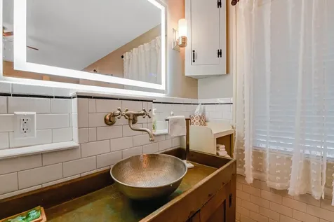 347 E 3rd Avenue Mount Dora FL 32757