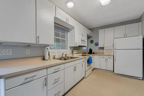 347 E 3rd Avenue Mount Dora FL 32757