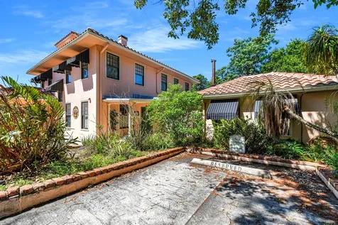 347 E 3rd Avenue Mount Dora FL 32757