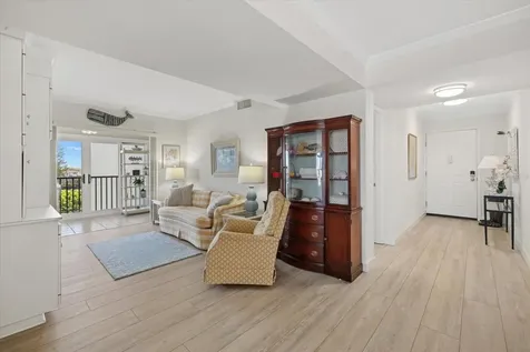 3240 Gulf Of Mexico Drive Longboat Key FL 34228