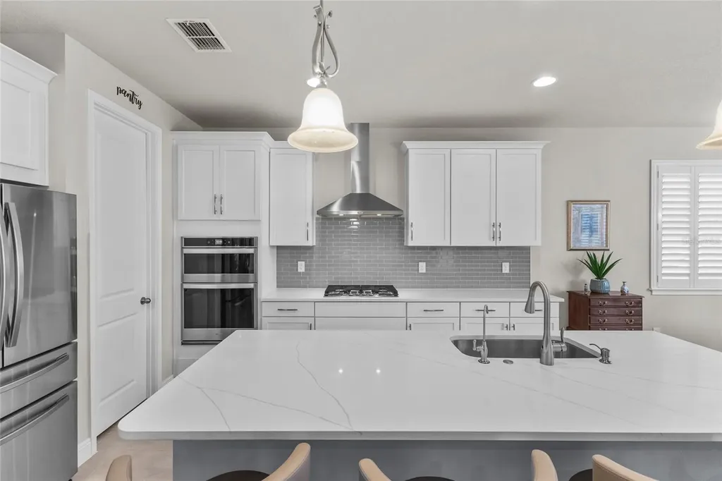 5745 Long Shore Loop Sarasota FL 34238