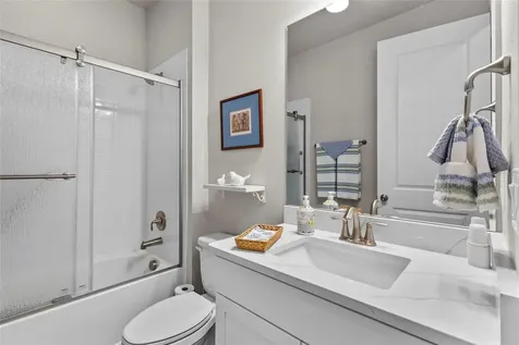 5745 Long Shore Loop Sarasota FL 34238
