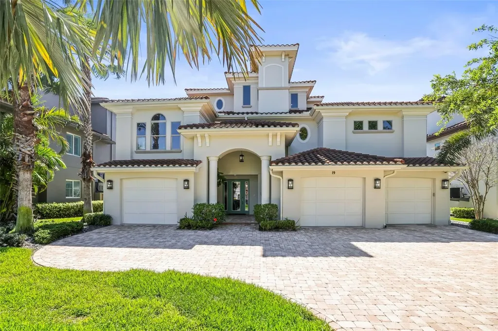 19 Bayfront Court S St Petersburg FL 33711