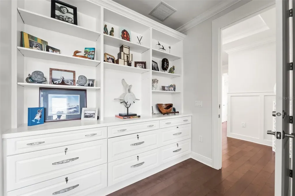 19 Bayfront Court S St Petersburg FL 33711