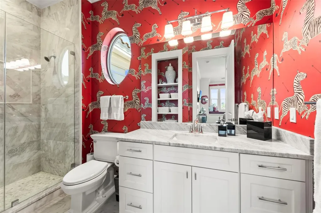 19 Bayfront Court S St Petersburg FL 33711