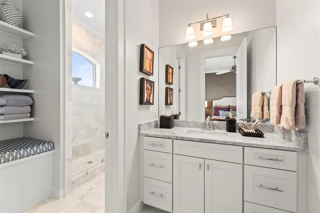 19 Bayfront Court S St Petersburg FL 33711