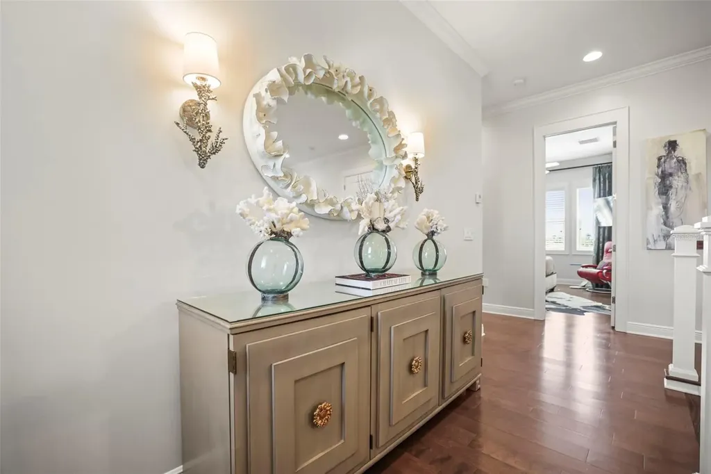 19 Bayfront Court S St Petersburg FL 33711