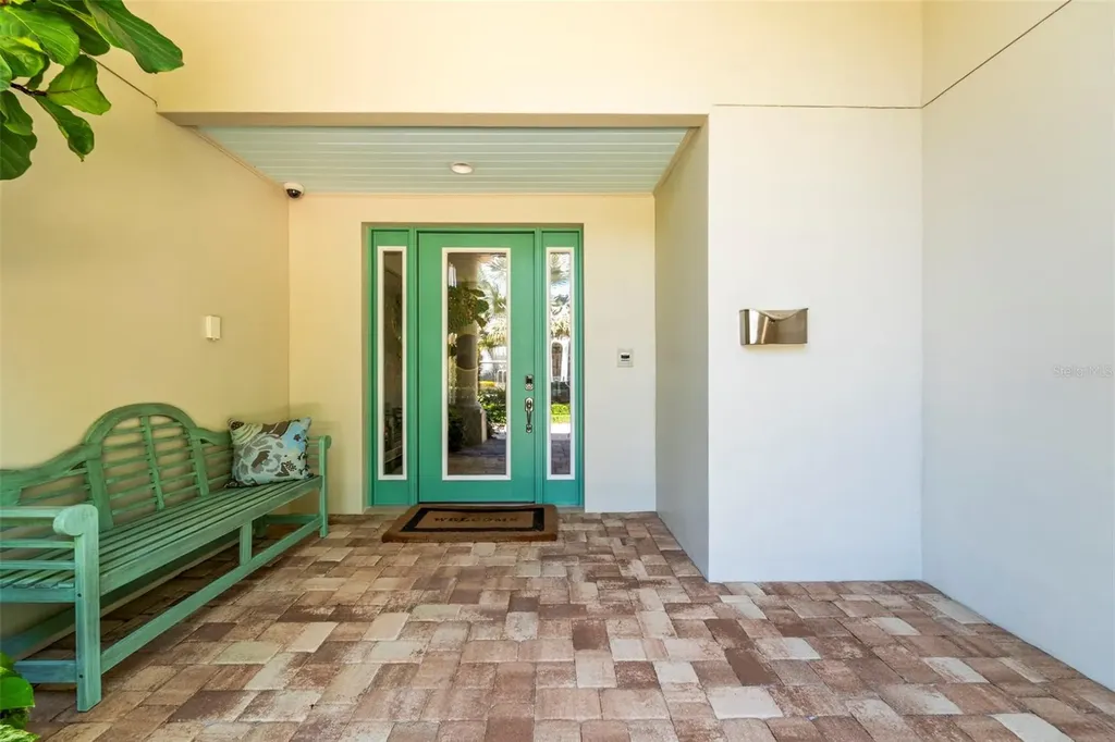19 Bayfront Court S St Petersburg FL 33711