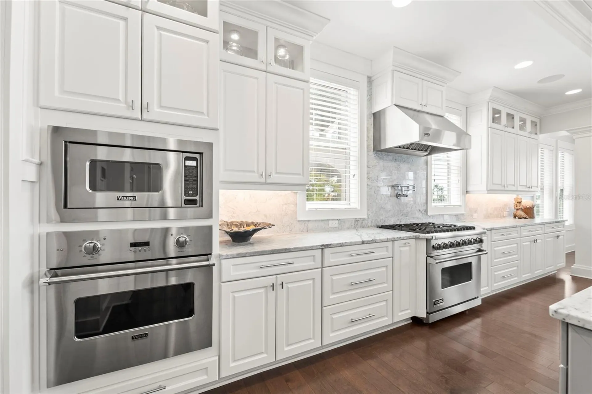 19 Bayfront Court S St Petersburg FL 33711