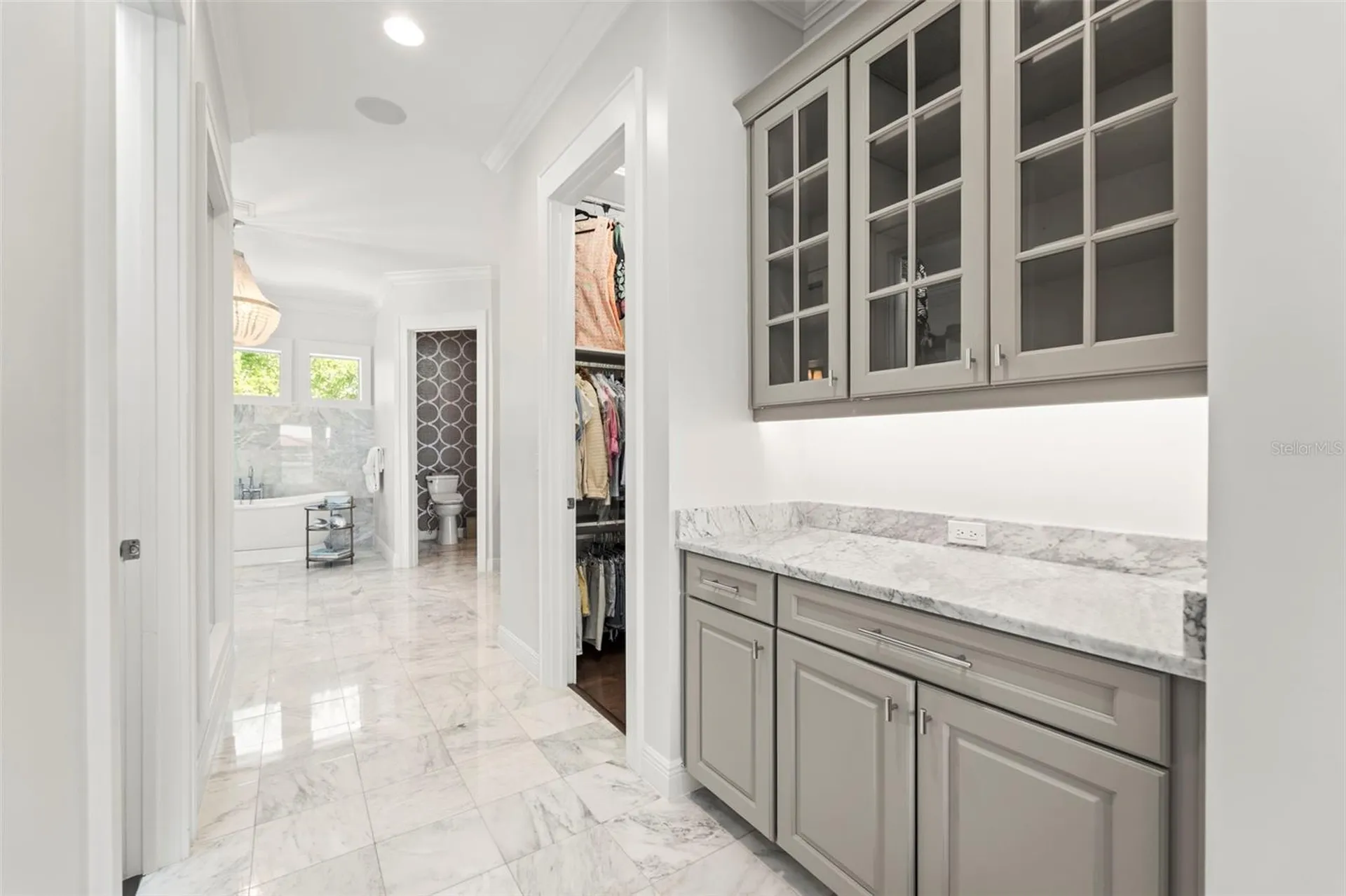 19 Bayfront Court S St Petersburg FL 33711