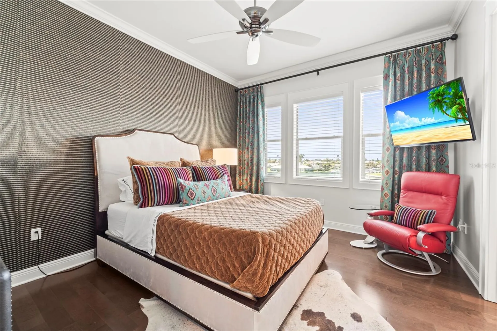 19 Bayfront Court S St Petersburg FL 33711