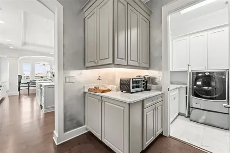 19 Bayfront Court S St Petersburg FL 33711