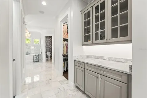 19 Bayfront Court S St Petersburg FL 33711