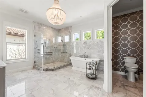 19 Bayfront Court S St Petersburg FL 33711