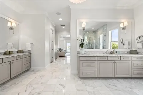 19 Bayfront Court S St Petersburg FL 33711