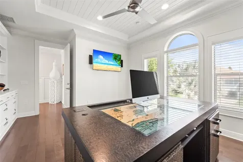 19 Bayfront Court S St Petersburg FL 33711