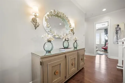 19 Bayfront Court S St Petersburg FL 33711
