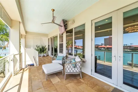 19 Bayfront Court S St Petersburg FL 33711