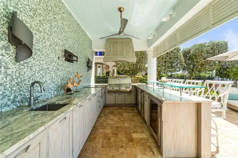 19 Bayfront Court S St Petersburg FL 33711