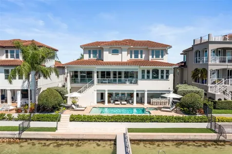 19 Bayfront Court S St Petersburg FL 33711