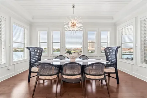 19 Bayfront Court S St Petersburg FL 33711