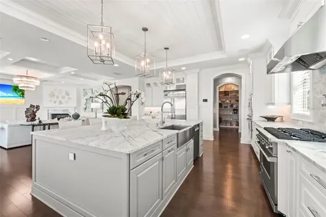 19 Bayfront Court S St Petersburg FL 33711