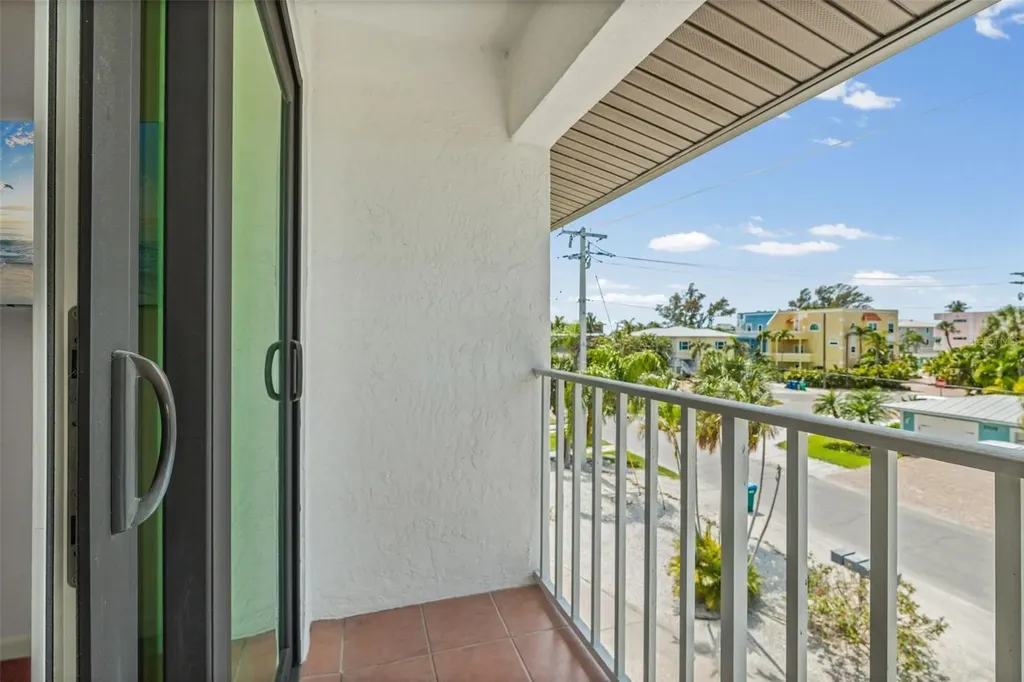 3701 5th Avenue Holmes Beach FL 34217