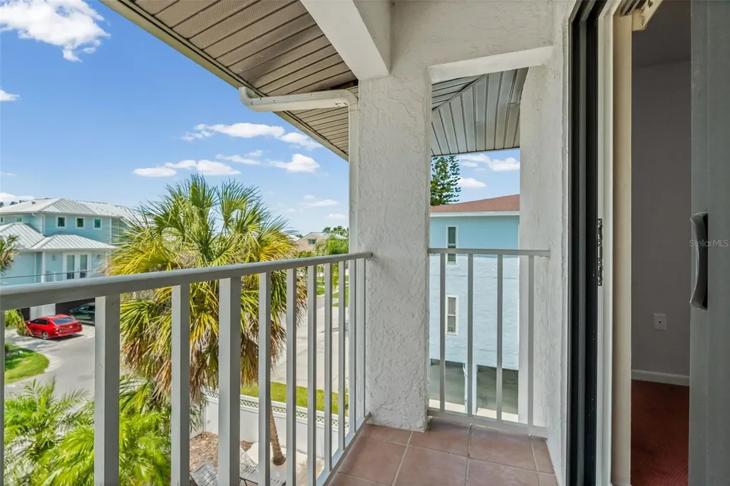 3701 5th Avenue Holmes Beach FL 34217