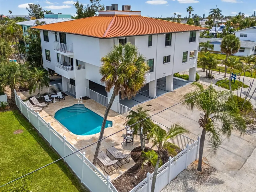 3701 5th Avenue Holmes Beach FL 34217