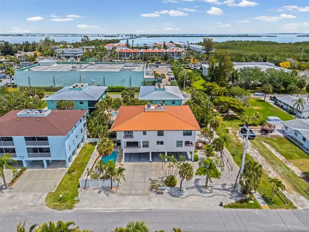 3701 5th Avenue Holmes Beach FL 34217