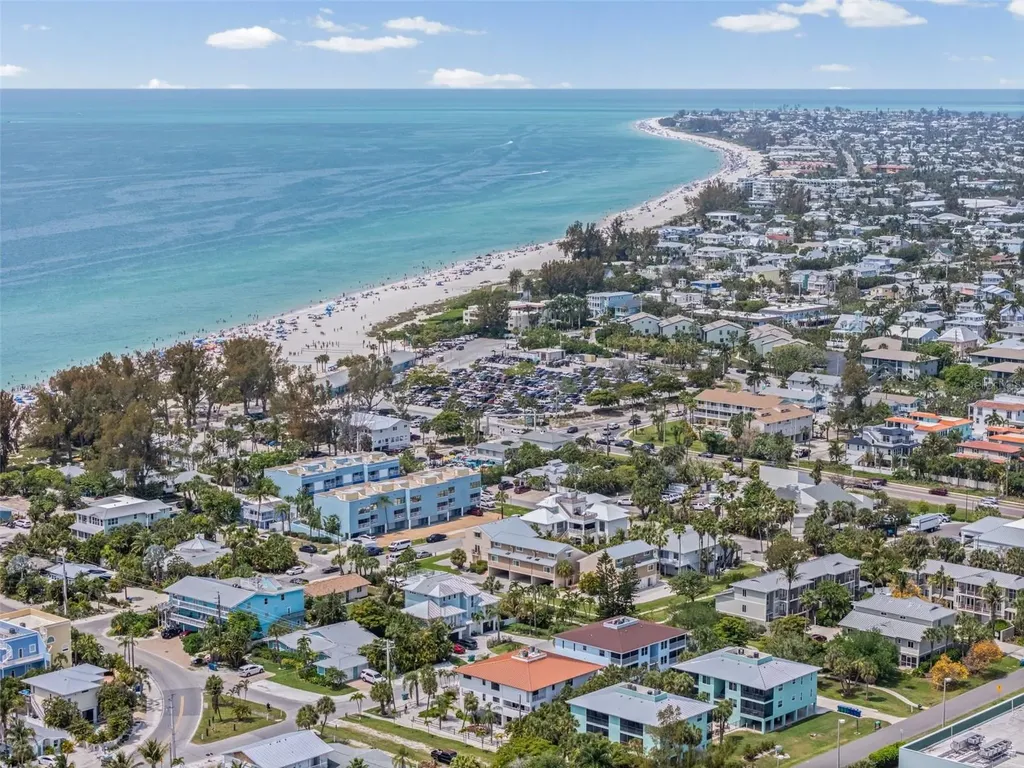 3701 5th Avenue Holmes Beach FL 34217