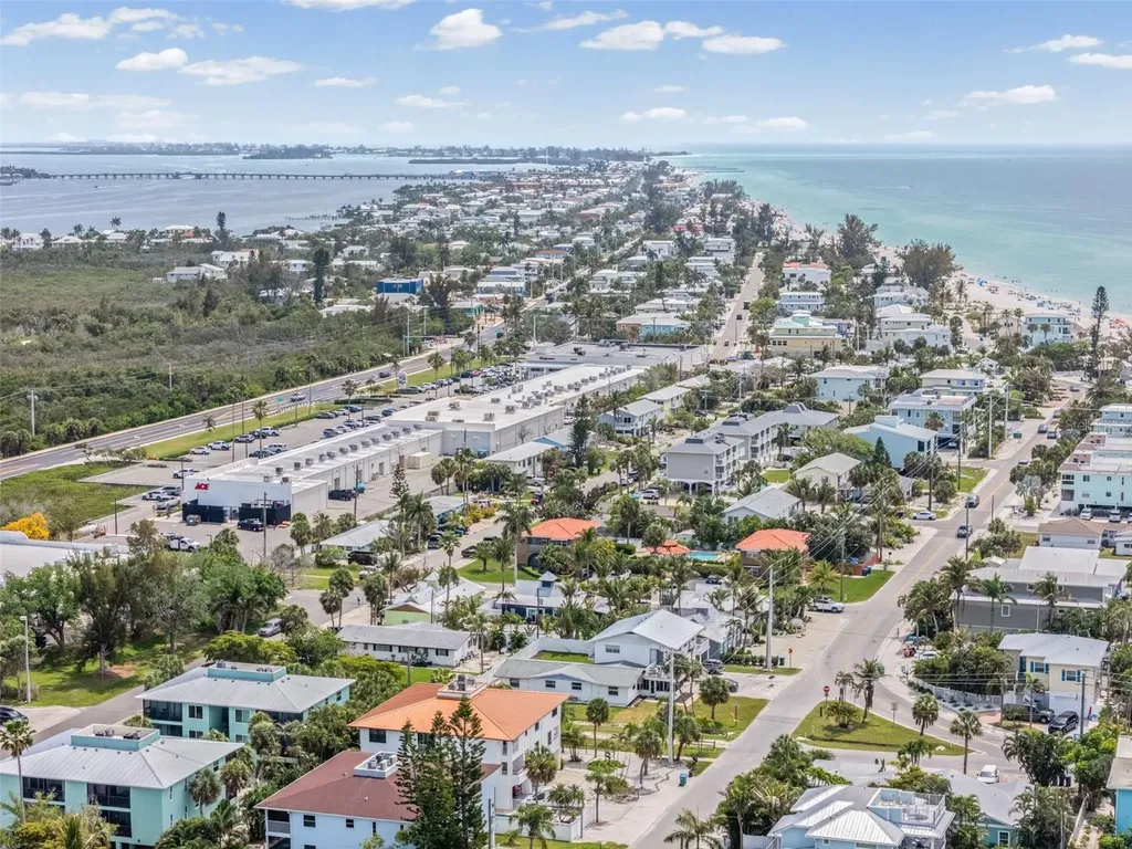 3701 5th Avenue Holmes Beach FL 34217