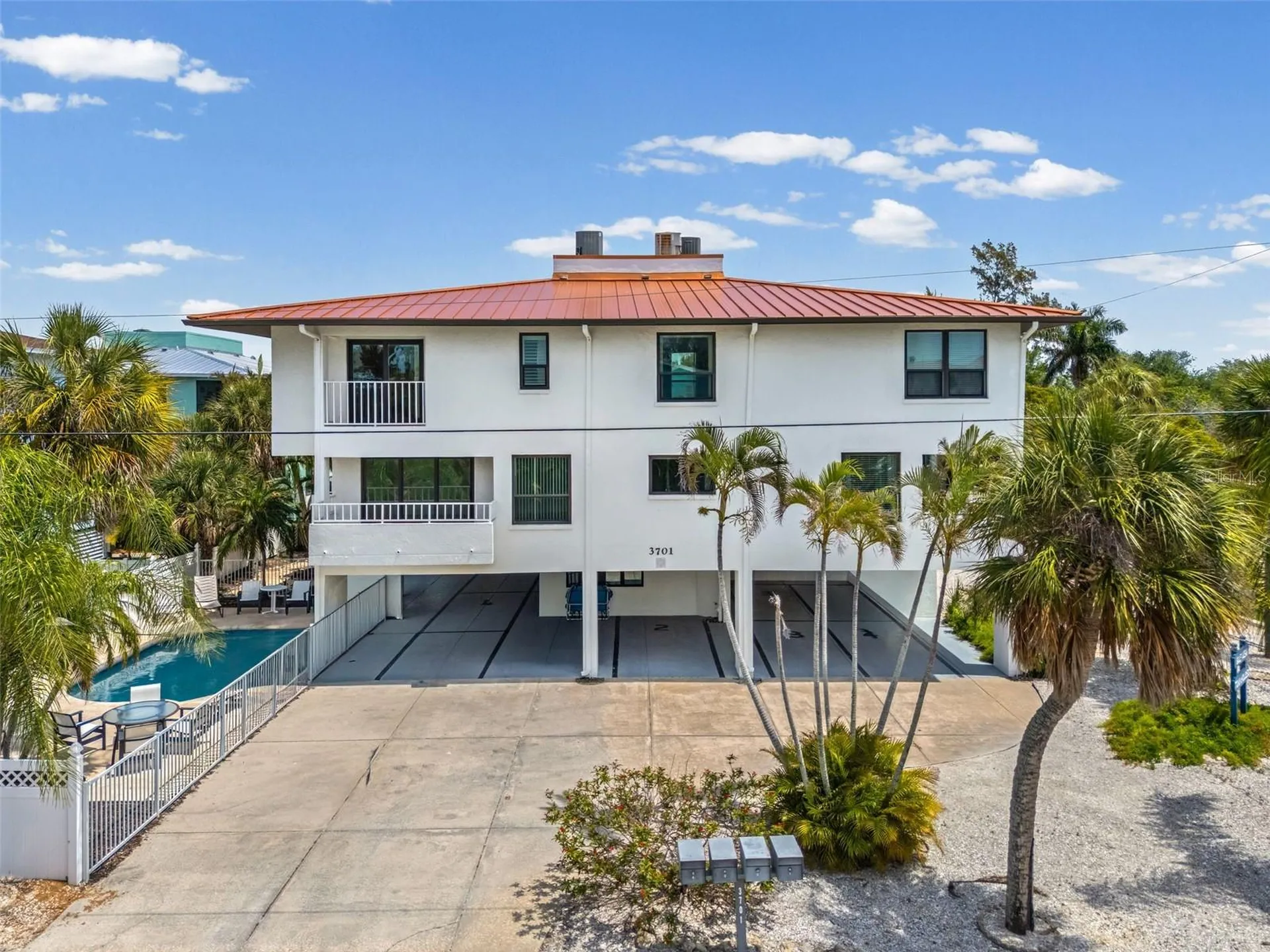 3701 5th Avenue Holmes Beach FL 34217
