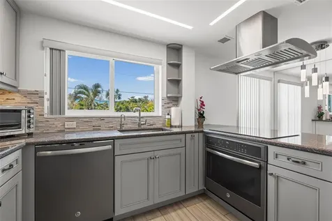 3701 5th Avenue Holmes Beach FL 34217